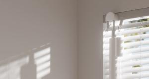 SwitchBot Blind Tilt Solar Powered Smart Blinds Controller